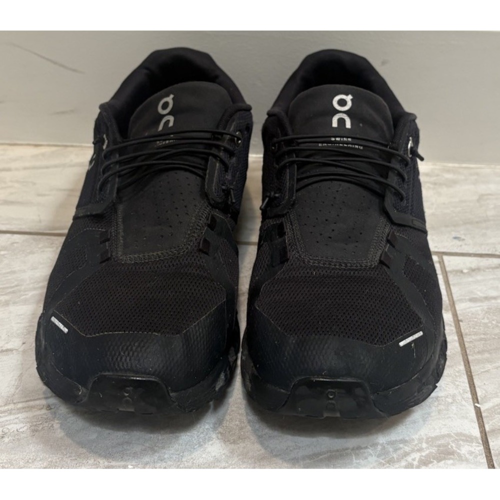 On Cloud 5 All Black Running Shoes Men's Size 10.5 Low Top Sneakers 59.98986